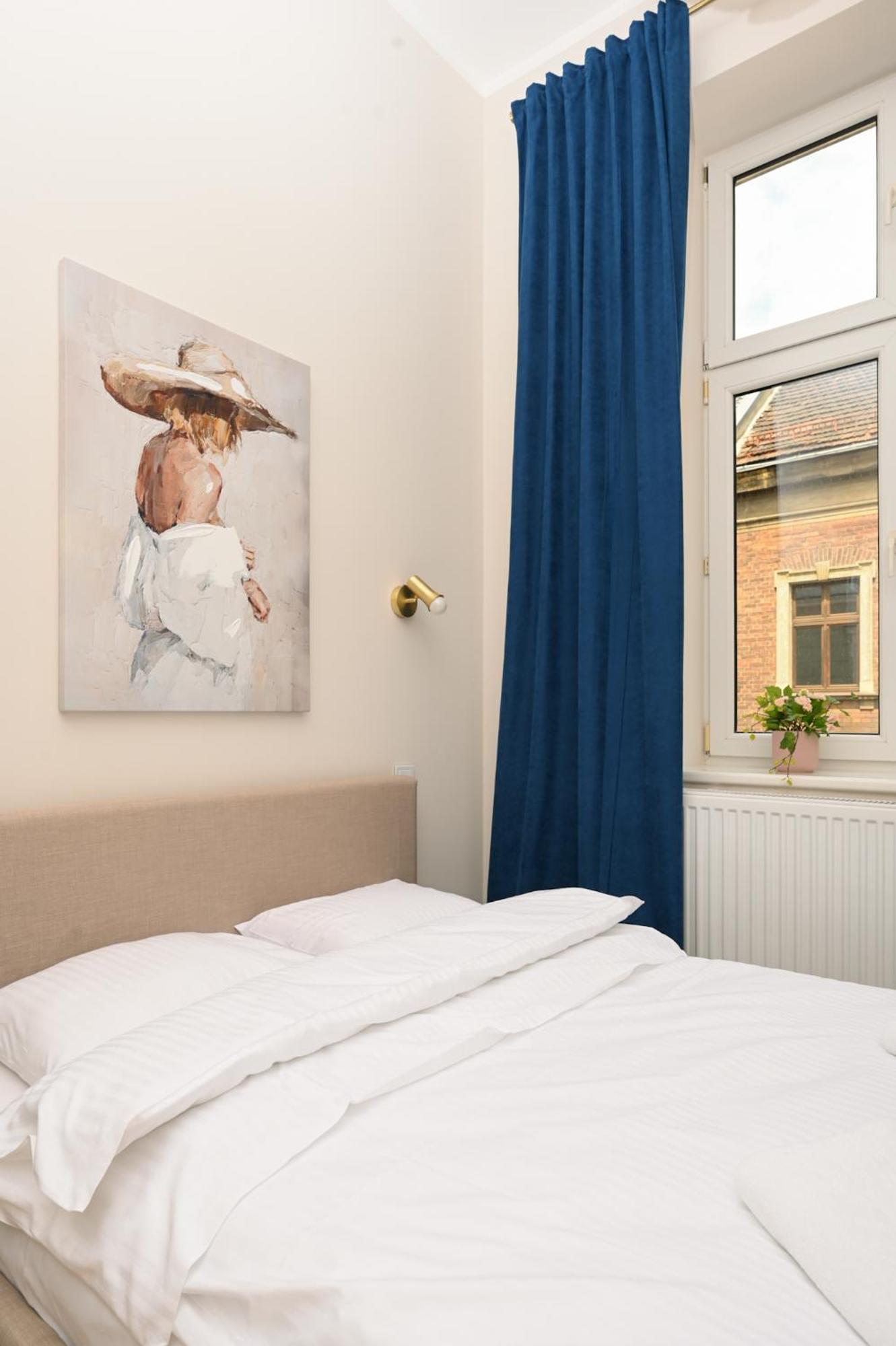 Rentplanet - Plac Matejki Krakow
